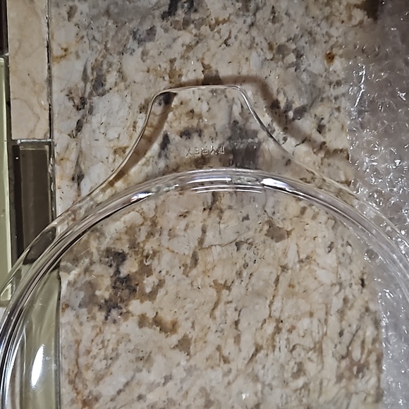 PYREX ROUND CASSEROLE REPLACEMENT LID. - Picture 3 of 6